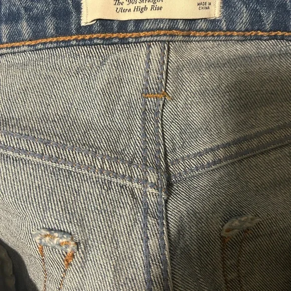 A&F Ultra Hi-Rise 90s Straight Jeans - 27L - Picture 4 of 4